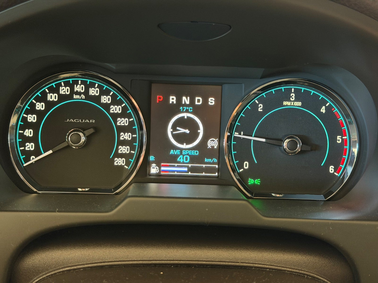 Jaguar XF 2.2 TDi4 Automatic, 8-trins, 163ps, 2015