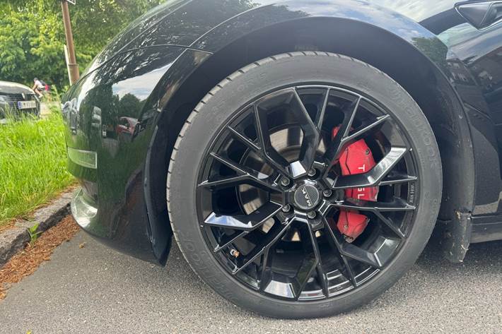 Sort Tesla Model 3 fra 2023
