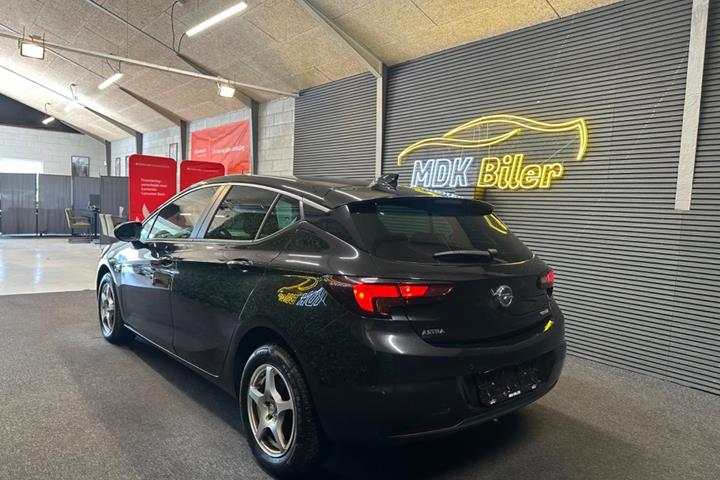 undefined Opel Astra fra 2017