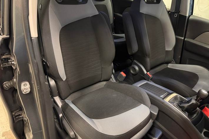 Grå Citroën Grand C4 Picasso fra 2015