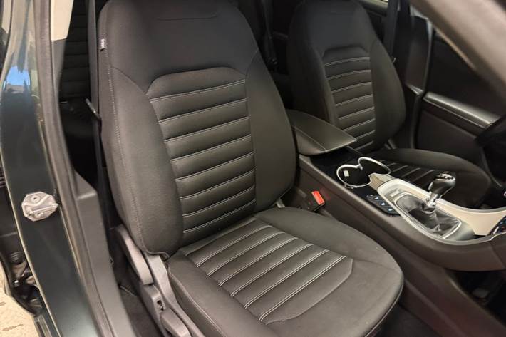 Grøn Ford Mondeo fra 2015