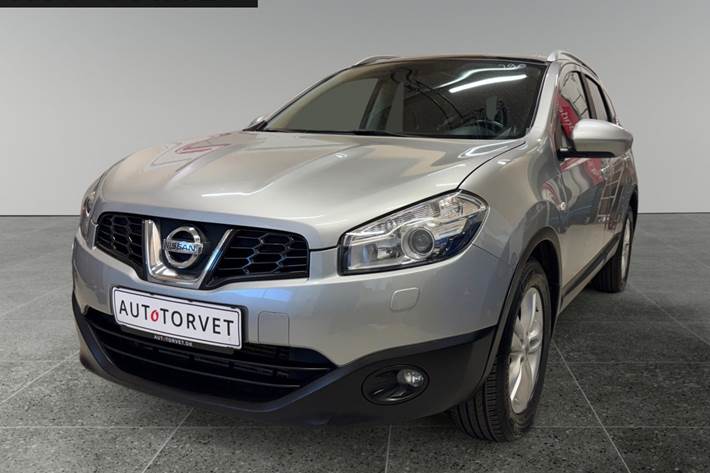 Sølv Nissan Qashqai+2 fra 2012