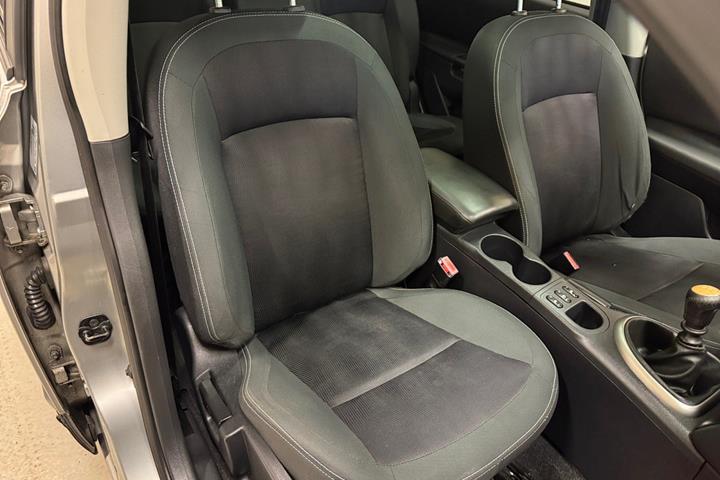 Sølv Nissan Qashqai+2 fra 2012