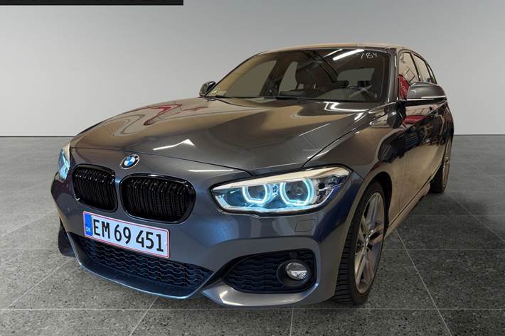 Grå BMW 118i fra 2019