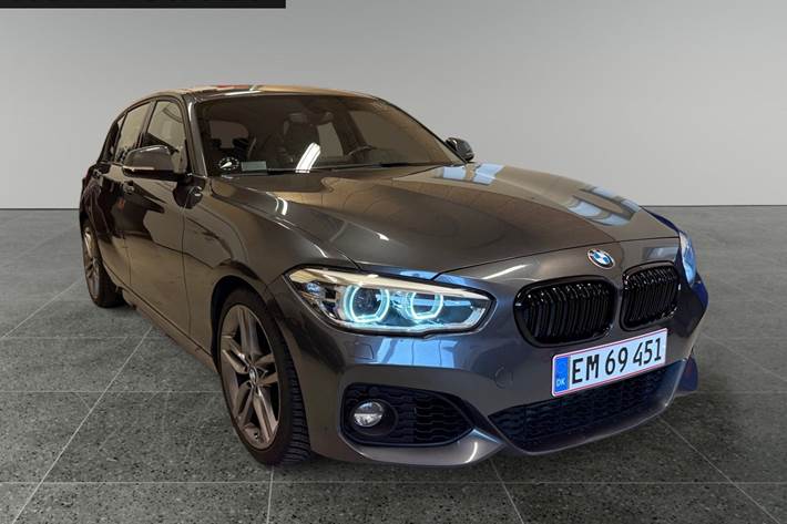 Grå BMW 118i fra 2019