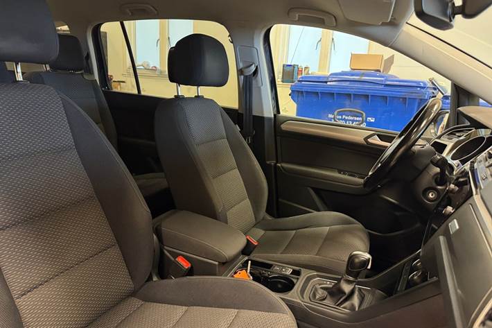 Sort VW Touran fra 2018
