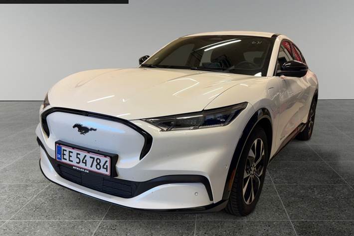 Hvid Ford Mustang Mach-E fra 2023 set udefra