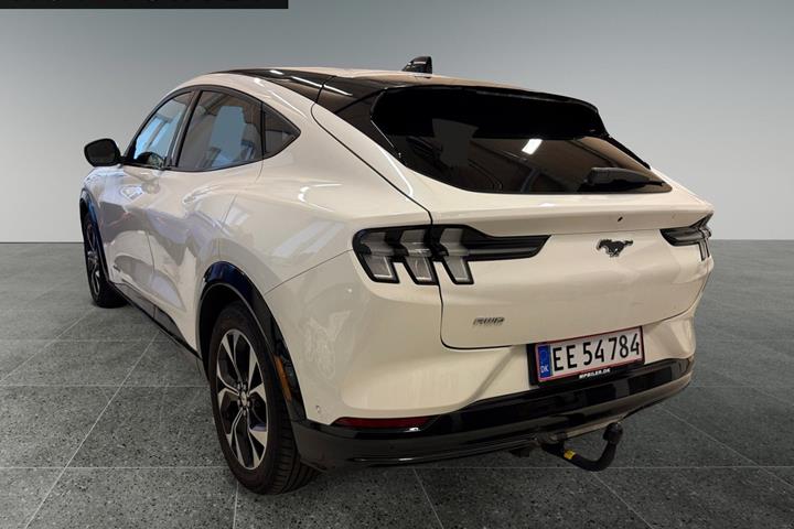 Hvid Ford Mustang Mach-E fra 2023