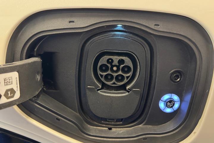 Hvid Ford Mustang Mach-E fra 2023