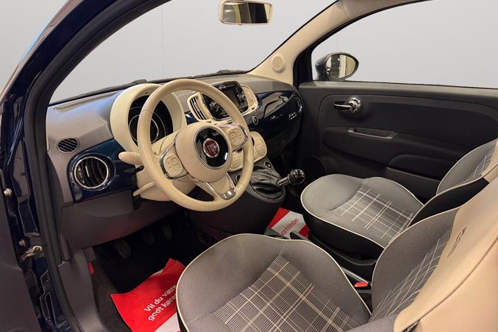 Blå Fiat 500 fra 2016