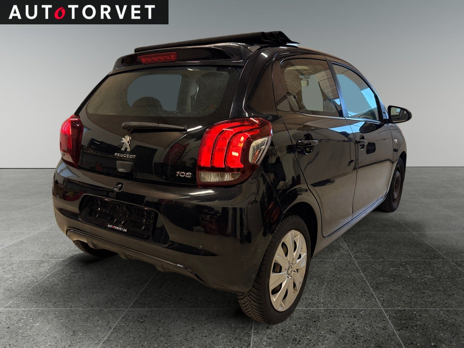 Sort Peugeot 108 fra 2015