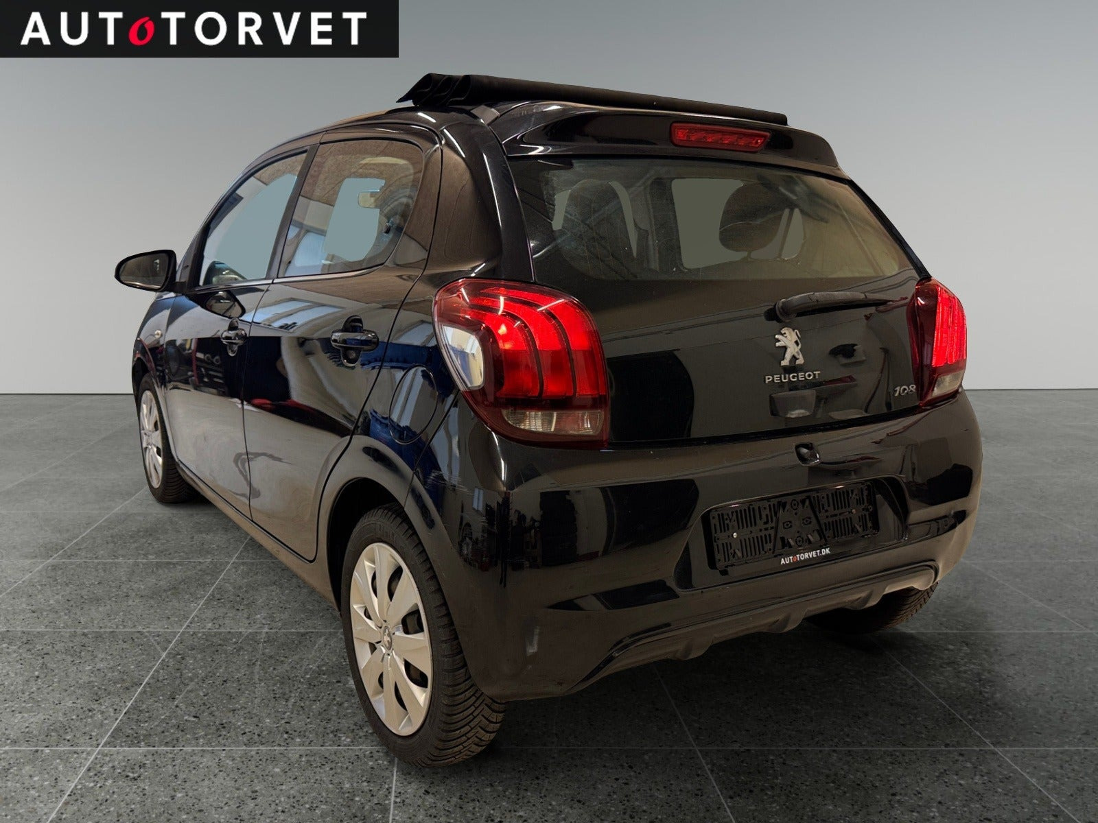 Sort Peugeot 108 fra 2015