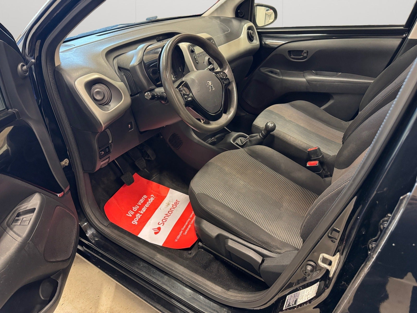 Sort Peugeot 108 fra 2015