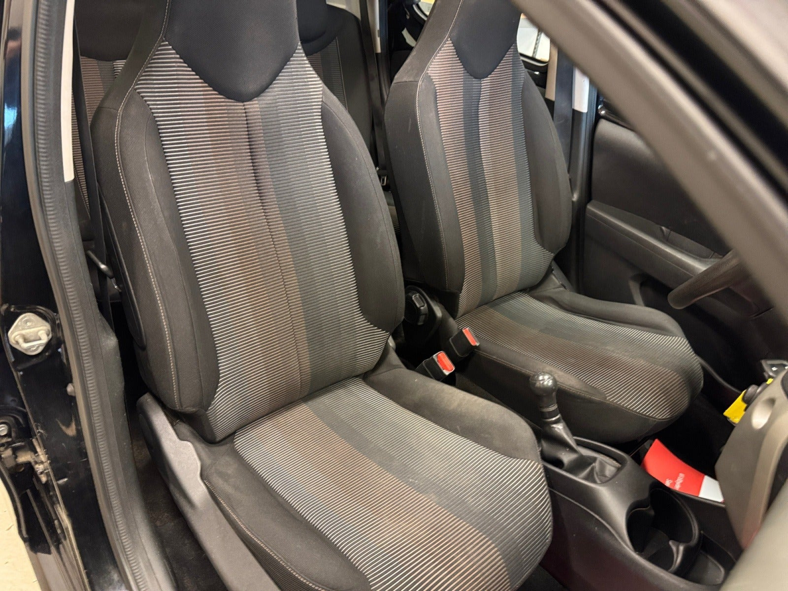 Sort Peugeot 108 fra 2015