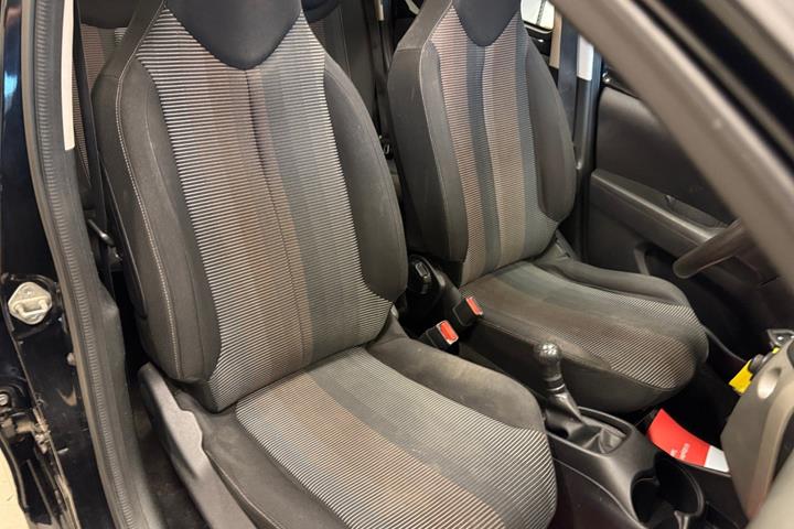 Sort Peugeot 108 fra 2015