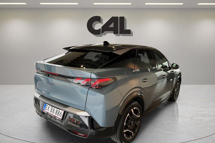 Blå Peugeot e-3008 fra 2025