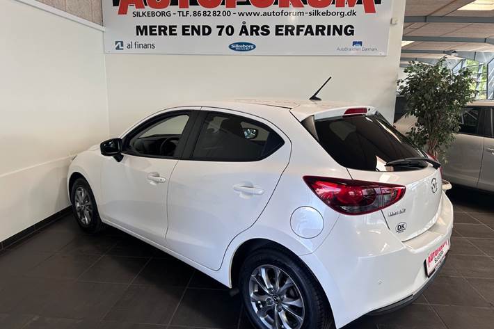 Hvid Mazda 2 fra 2022