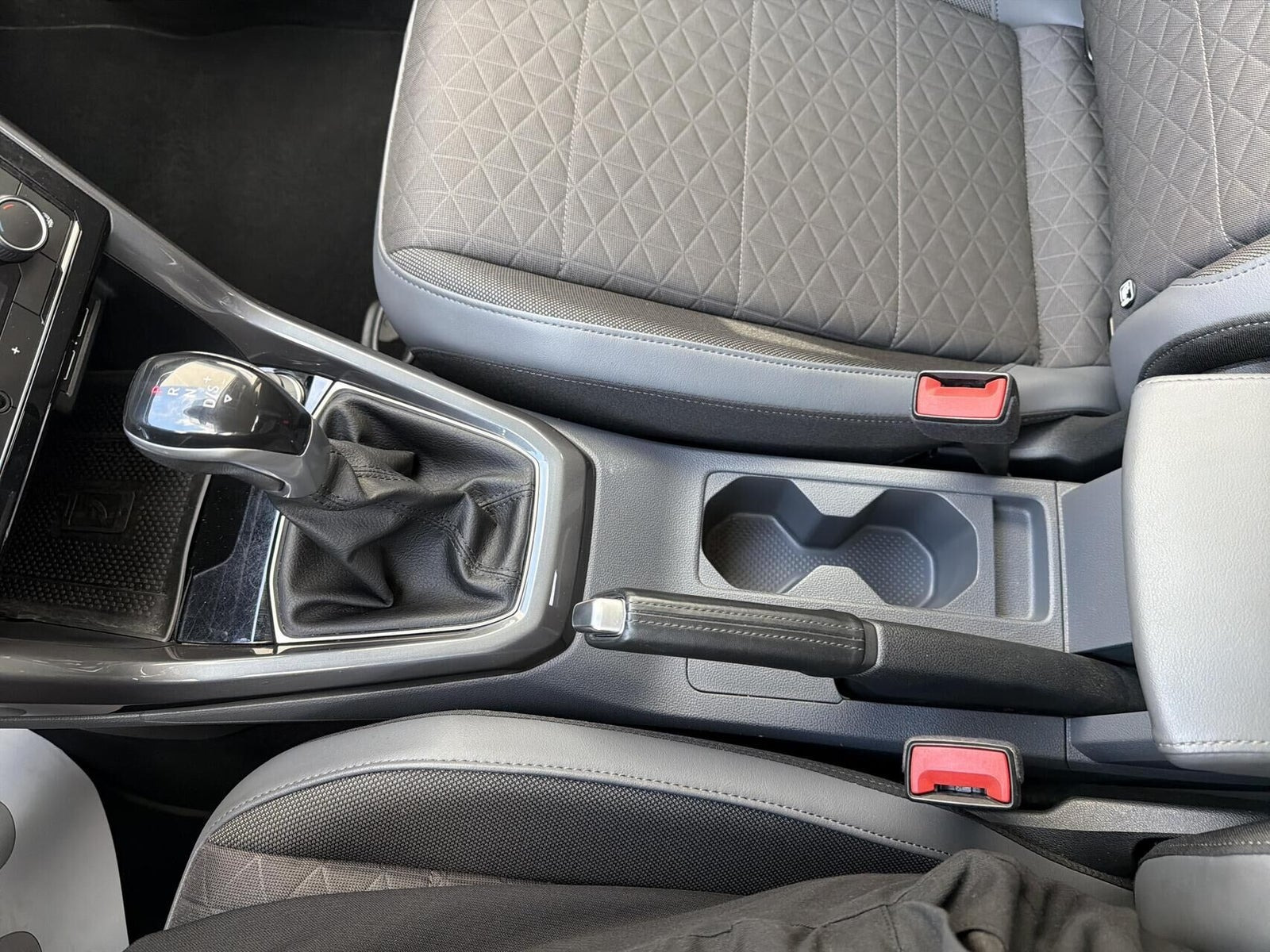 Grå VW T-Cross fra 2020