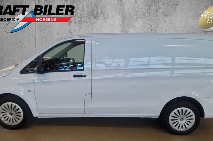 Hvid Mercedes Vito 119 fra 2022
