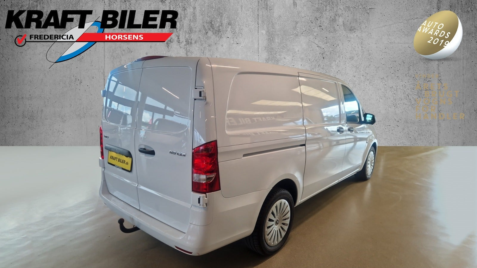 Hvid Mercedes Vito 119 fra 2022