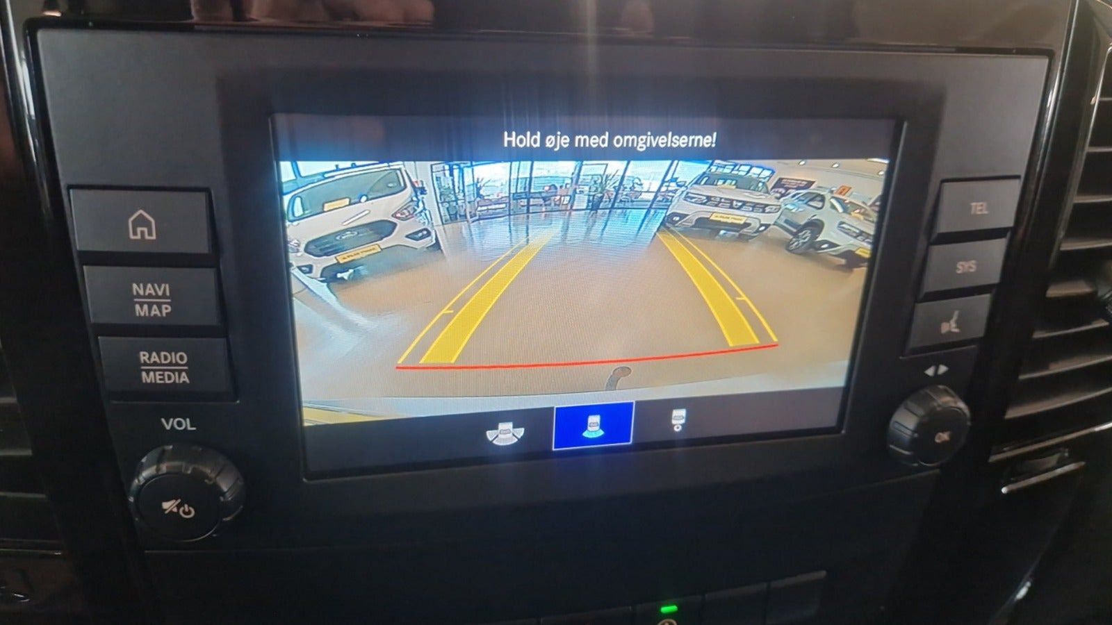 Hvid Mercedes Vito 119 fra 2022