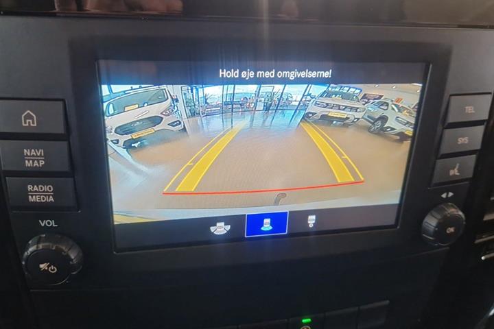 Hvid Mercedes Vito 119 fra 2022