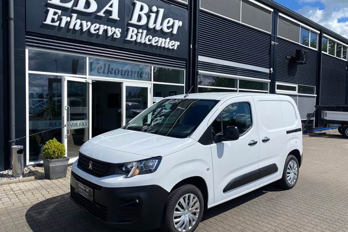 Hvid Peugeot Partner fra 2021