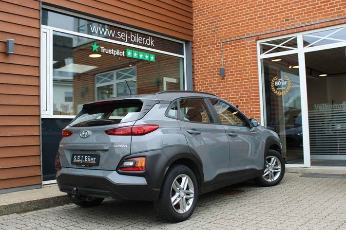 Grå Hyundai Kona fra 2020