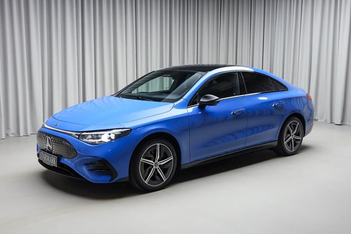 Blå Mercedes CLA250+ fra 2025