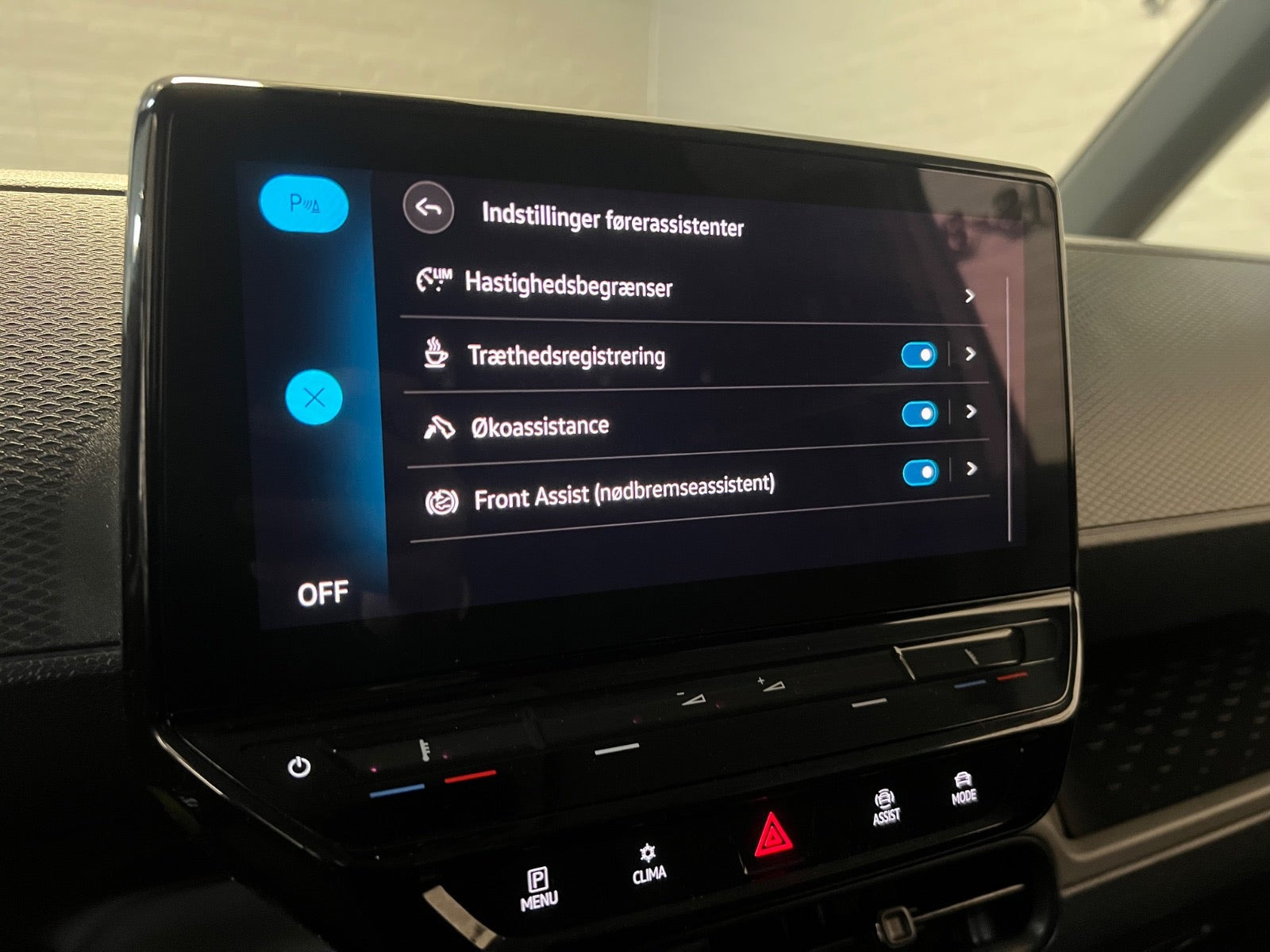 Grå VW ID.Buzz fra 2024