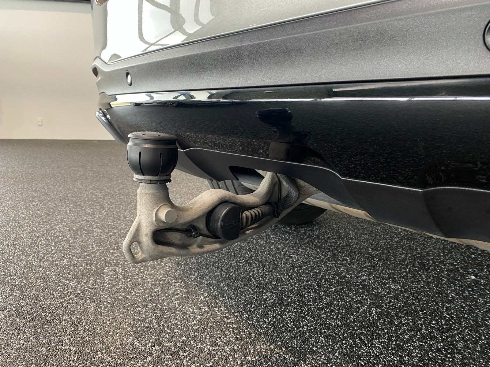 Orange Mercedes GLE450 fra 2019