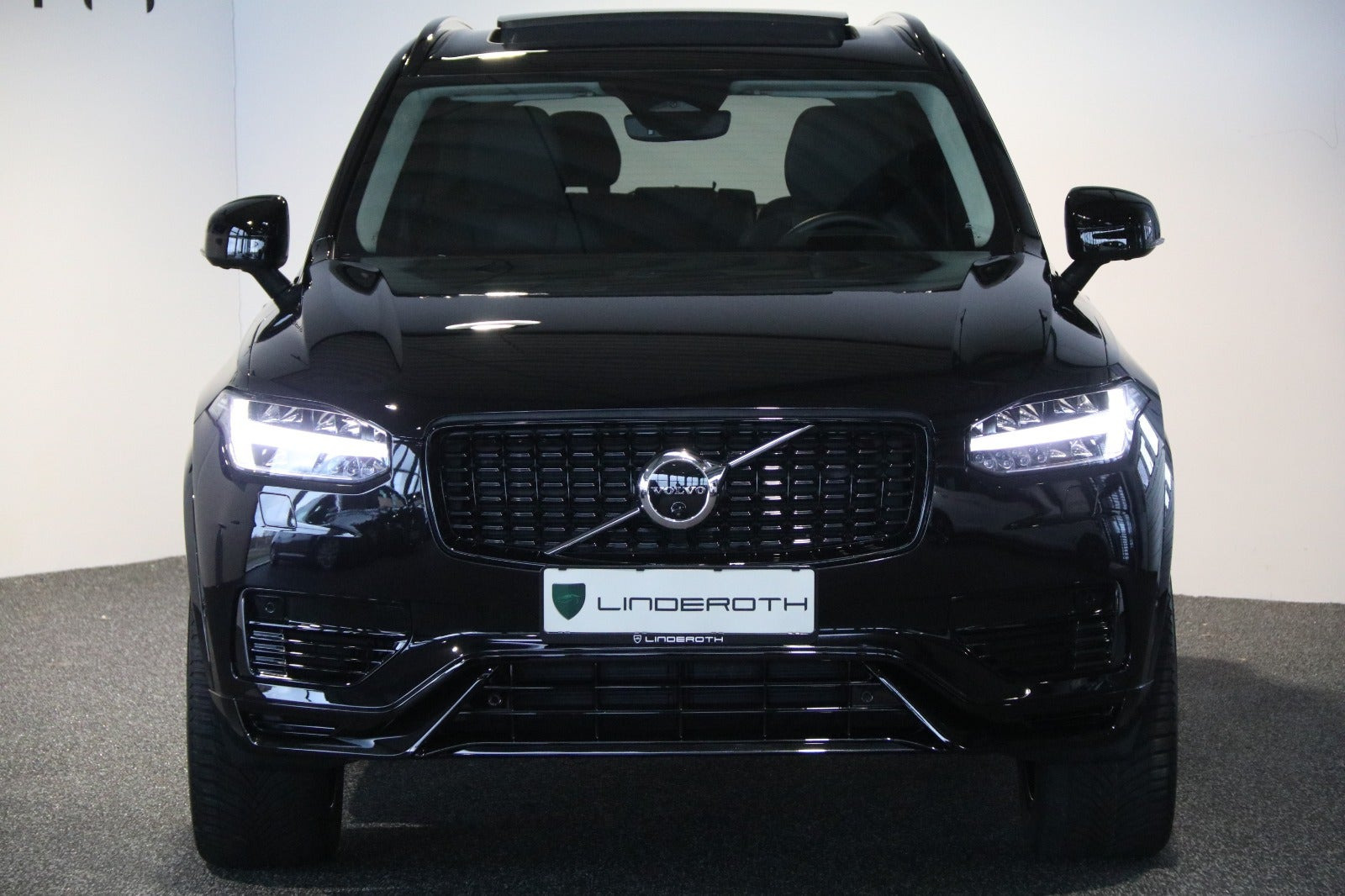 Sort Volvo XC90 fra 2023