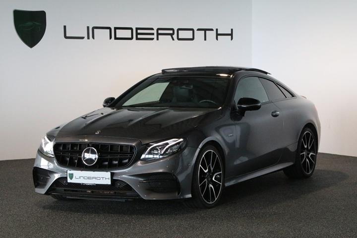 Grå Mercedes E53 fra 2019 set udefra