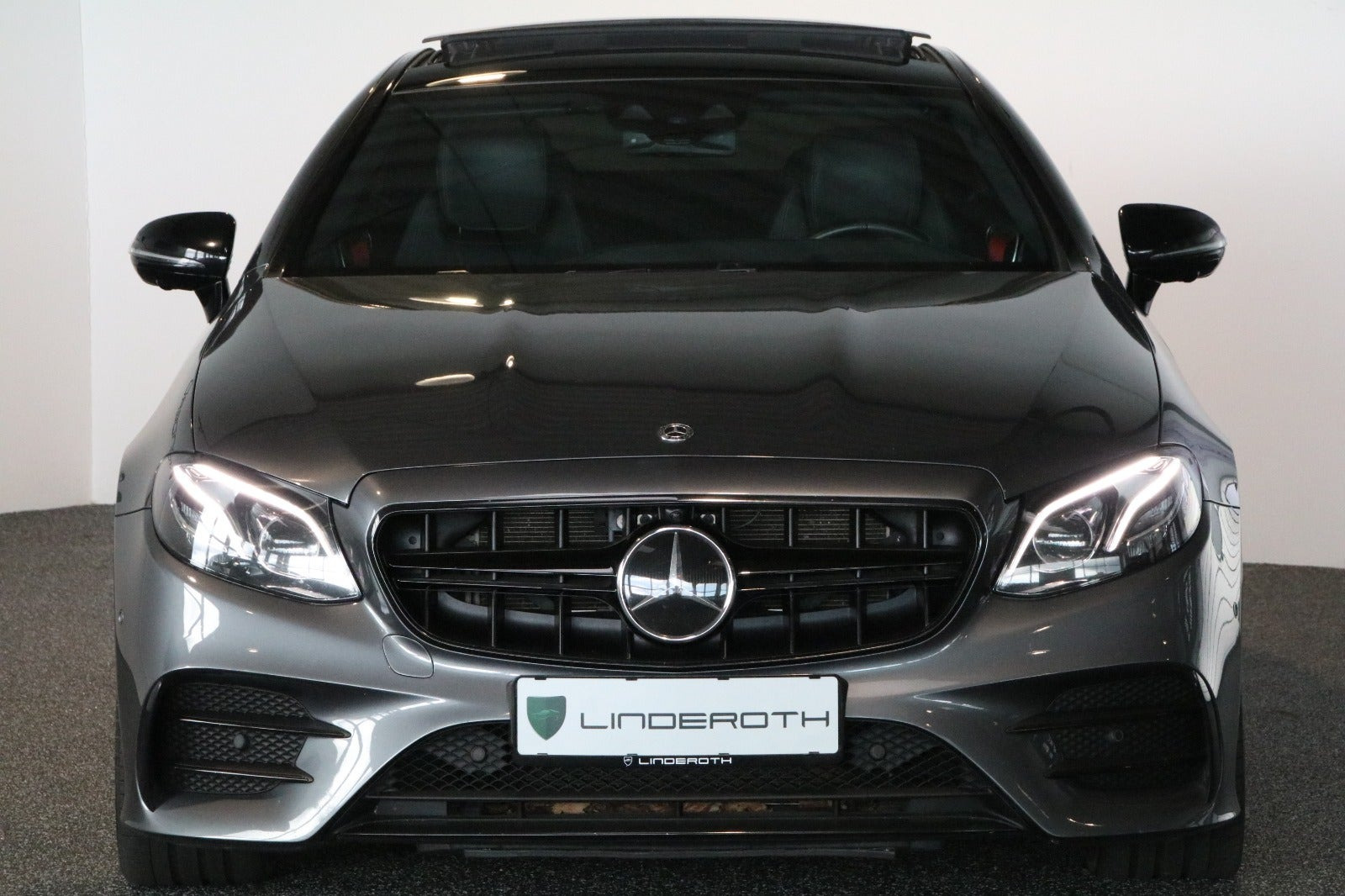 Grå Mercedes E53 fra 2019