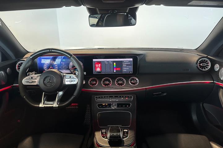 Grå Mercedes E53 fra 2019