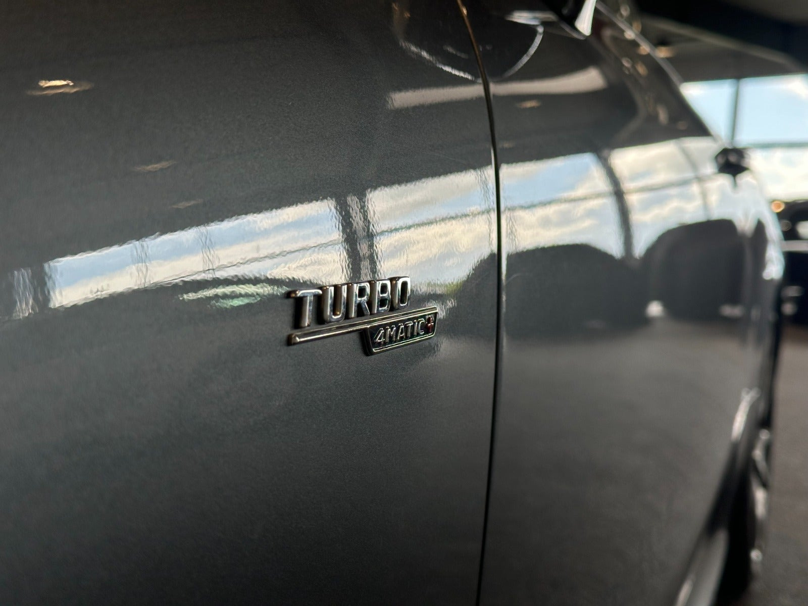 Grå Mercedes E53 fra 2019