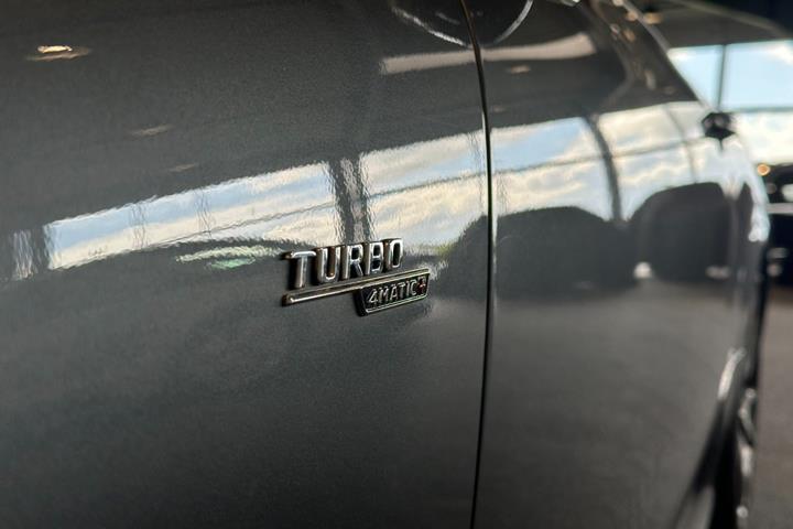 Grå Mercedes E53 fra 2019