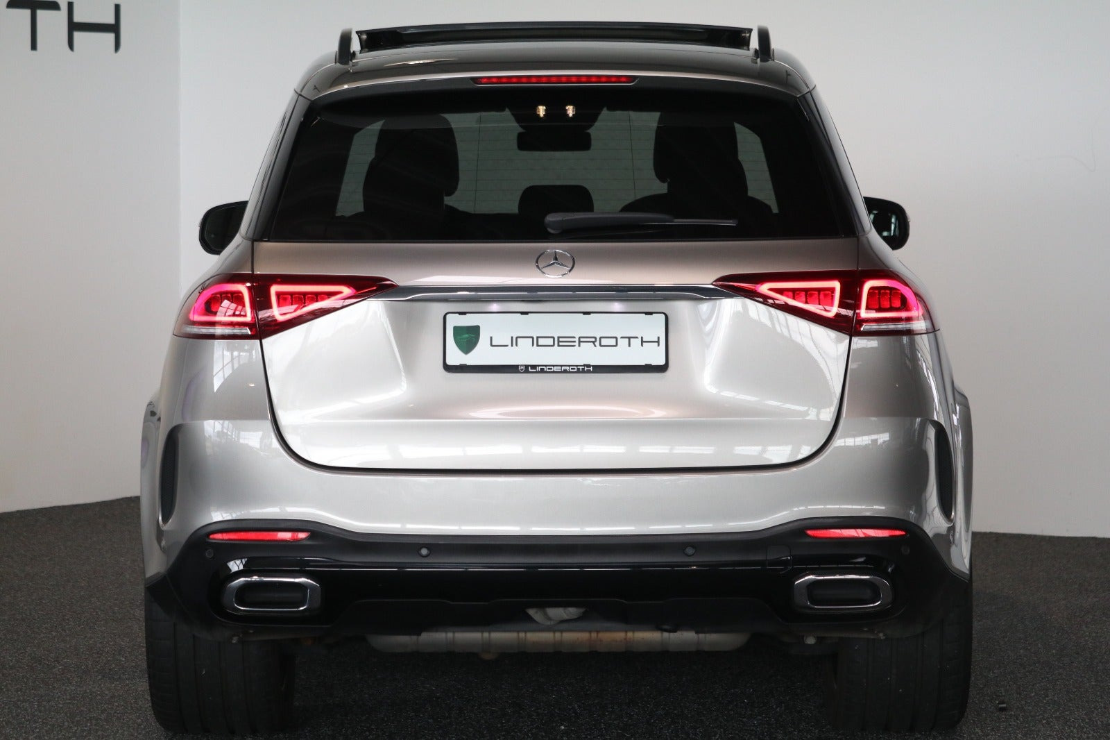 Orange Mercedes GLE450 fra 2019