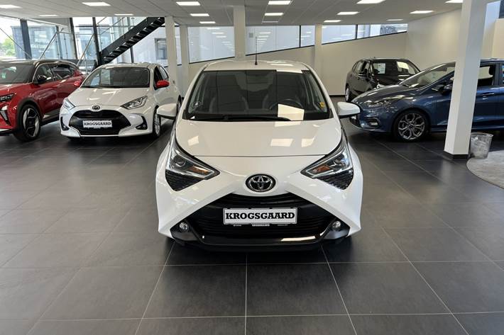 Hvid Toyota Aygo fra 2020