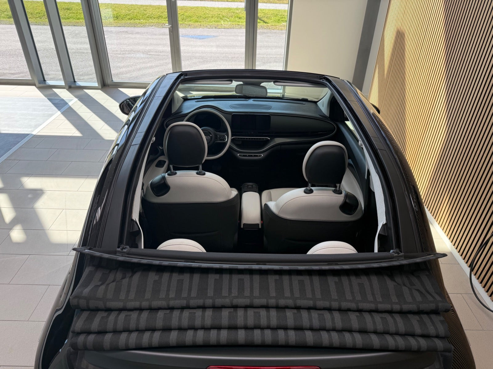 Sort Fiat 500e fra 2023