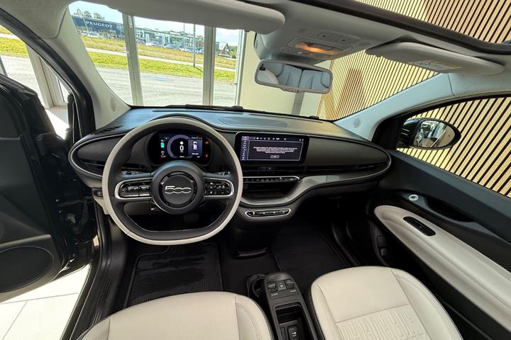 Sort Fiat 500e fra 2023