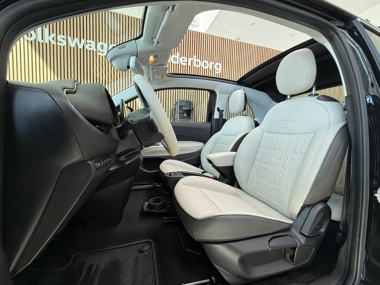 Sort Fiat 500e fra 2023