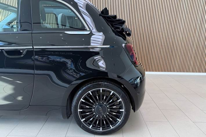 Sort Fiat 500e fra 2023