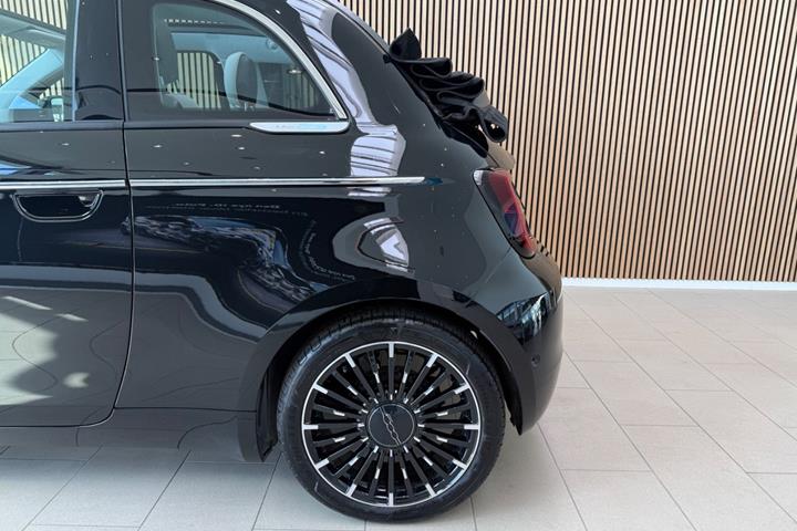 Sort Fiat 500e fra 2023