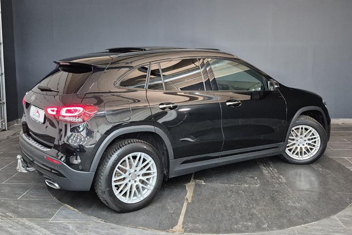 Sort Mercedes GLA250 e fra 2022