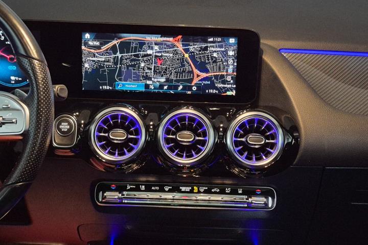 Sort Mercedes GLA250 e fra 2022