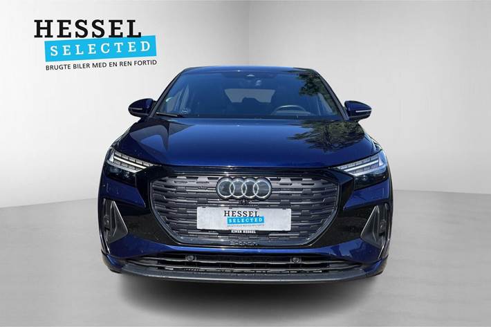 Blå Audi Q4 e-tron fra 2022