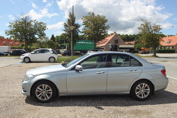 Grå Mercedes C-Klasse fra 2013