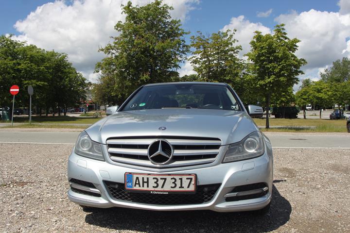 Grå Mercedes C-Klasse fra 2013