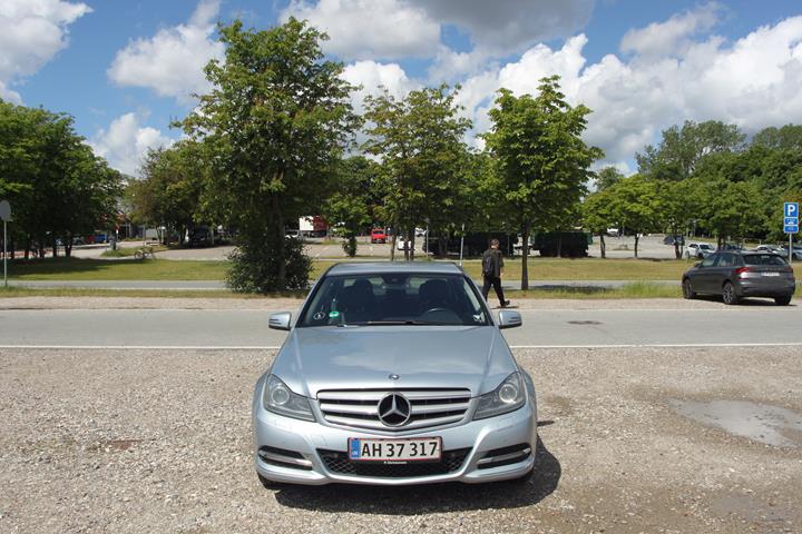 Grå Mercedes C-Klasse fra 2013